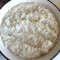 Пошаговый фото-рецепт ежиков из куриного фарша и риса шаг 2