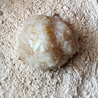 Пошаговый фото-рецепт ежиков из куриного фарша и риса шаг 5